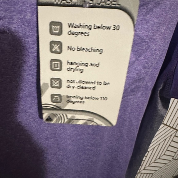 Men's Moisture Transfer Shirt, NWT - Picture 2 of 3